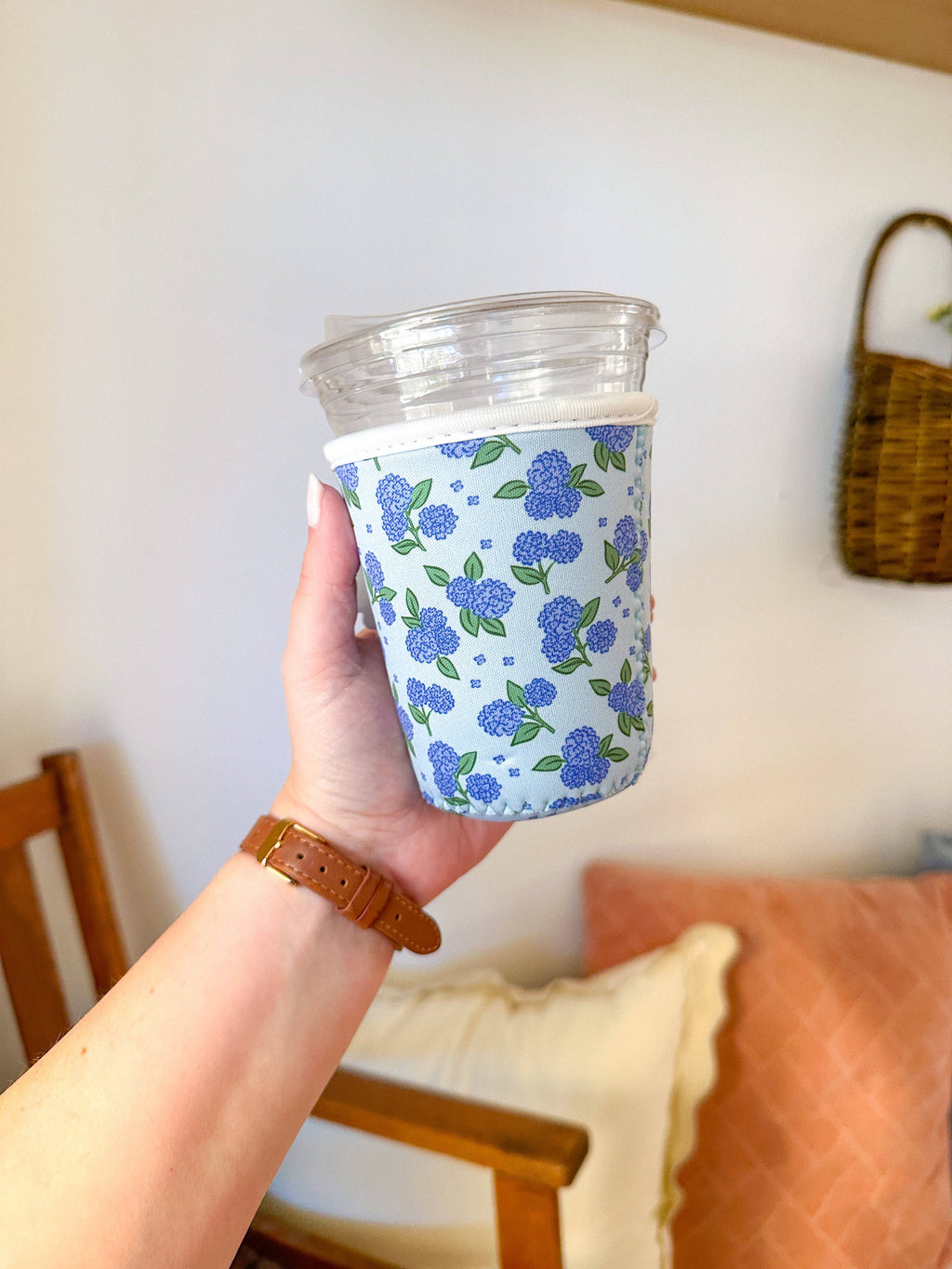 Blue Hydrangeas | Reusable Coffee Sleeve: Small (16-20oz)