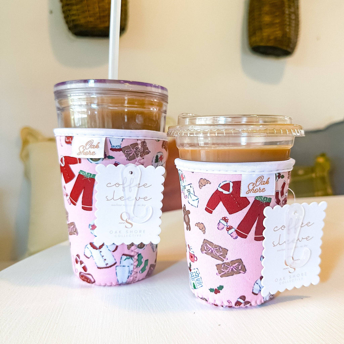 Christmas Morning | Reusable Coffee Sleeve: Small (16-20oz)