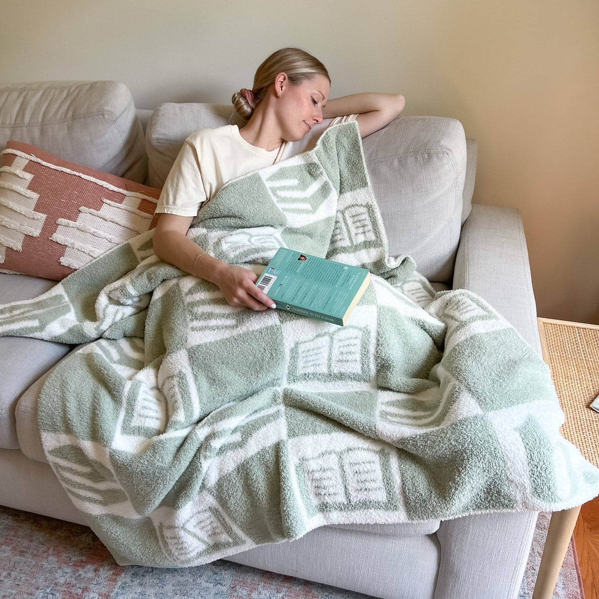 The Bookish Blanket: Light Blue