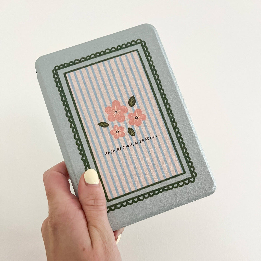 Happiest When Reading Kindle Case: Double Sided Print / Colorsoft / Paperwhite 12 Gen. (2024)
